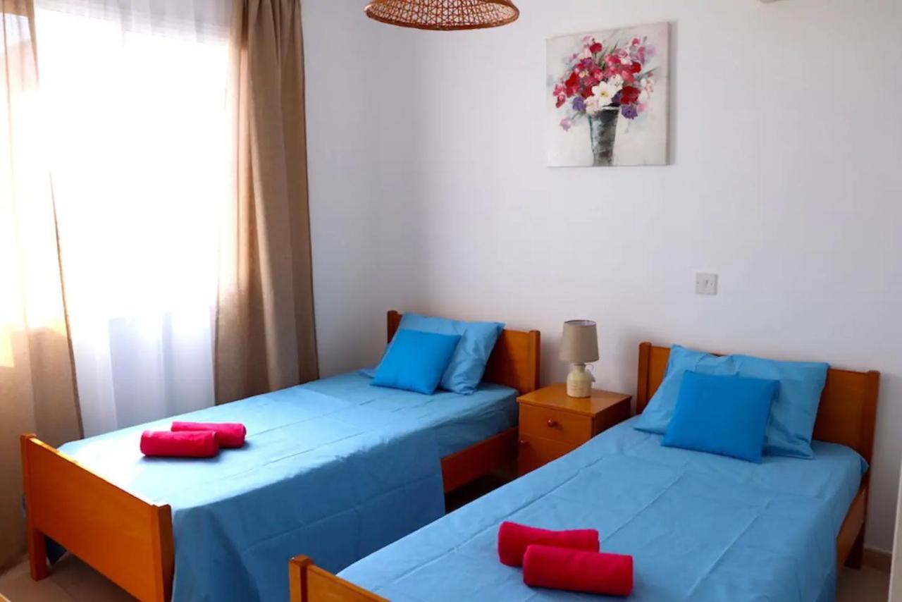 Central 2 Bedroom Apartment In Kato Paphos ภายนอก รูปภาพ