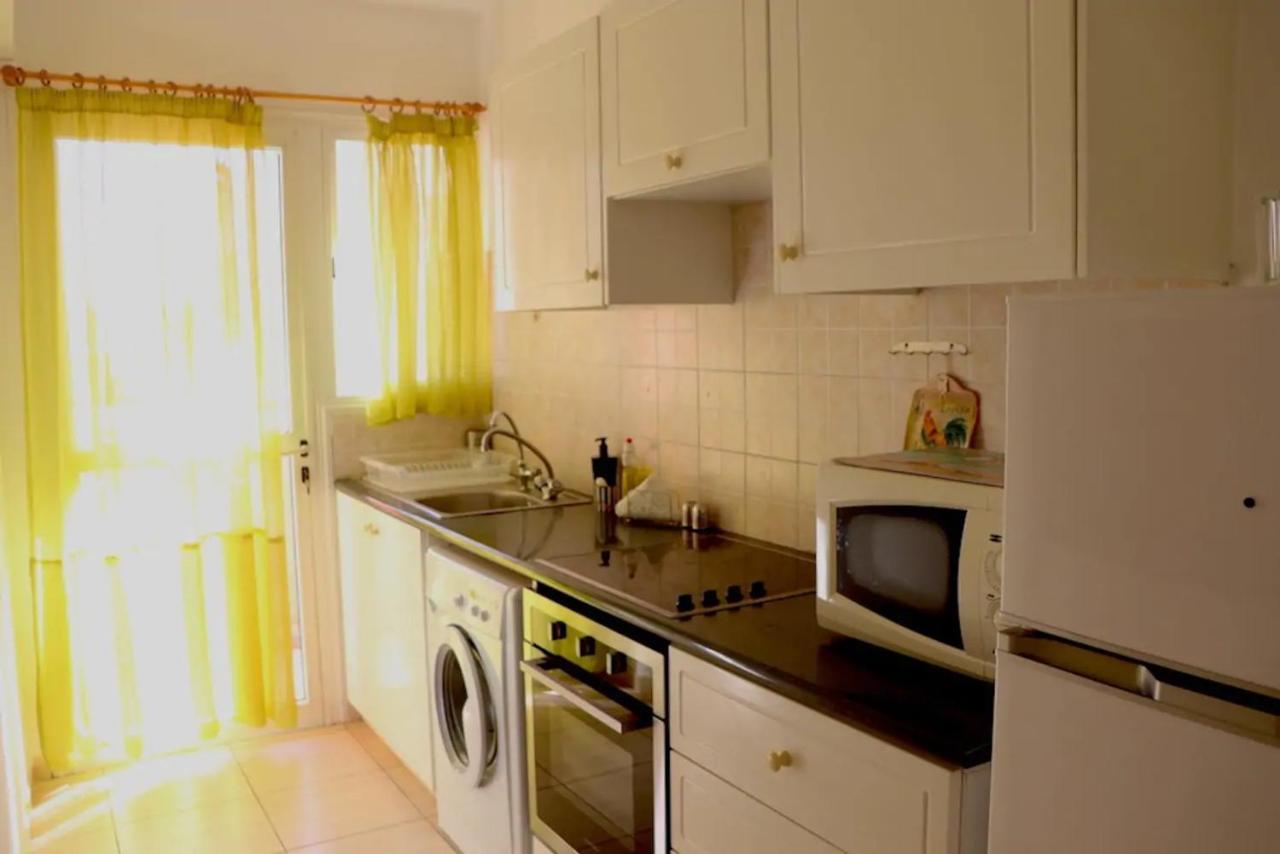 Central 2 Bedroom Apartment In Kato Paphos ภายนอก รูปภาพ