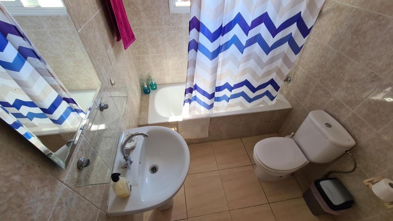 Central 2 Bedroom Apartment In Kato Paphos ภายนอก รูปภาพ